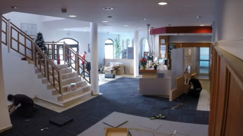 Koberec v metráži nebo kobercové čtverce: co je vhodnější řešení